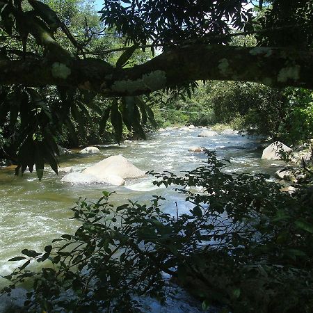Casa De Campo Dos Sonhos Bed & Breakfast Cachoeiras de Macacu Dış mekan fotoğraf